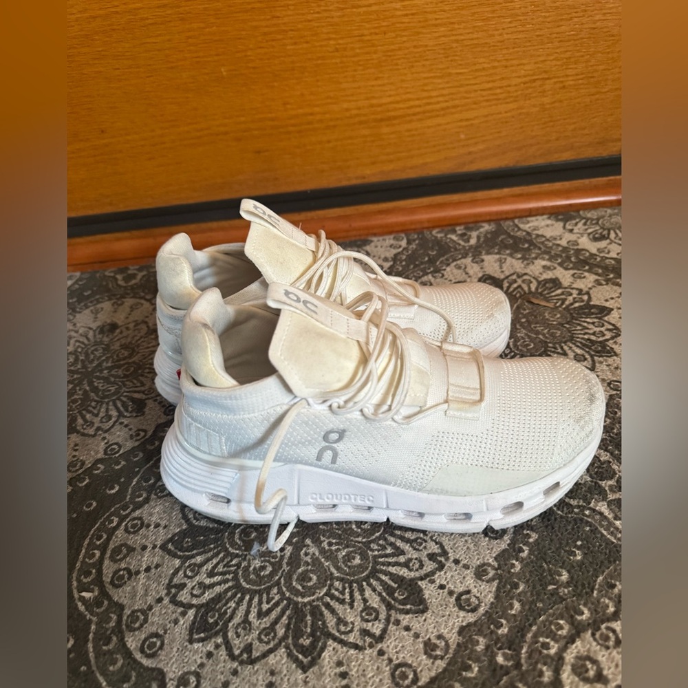 On CloudNova Sneaker Women size 6